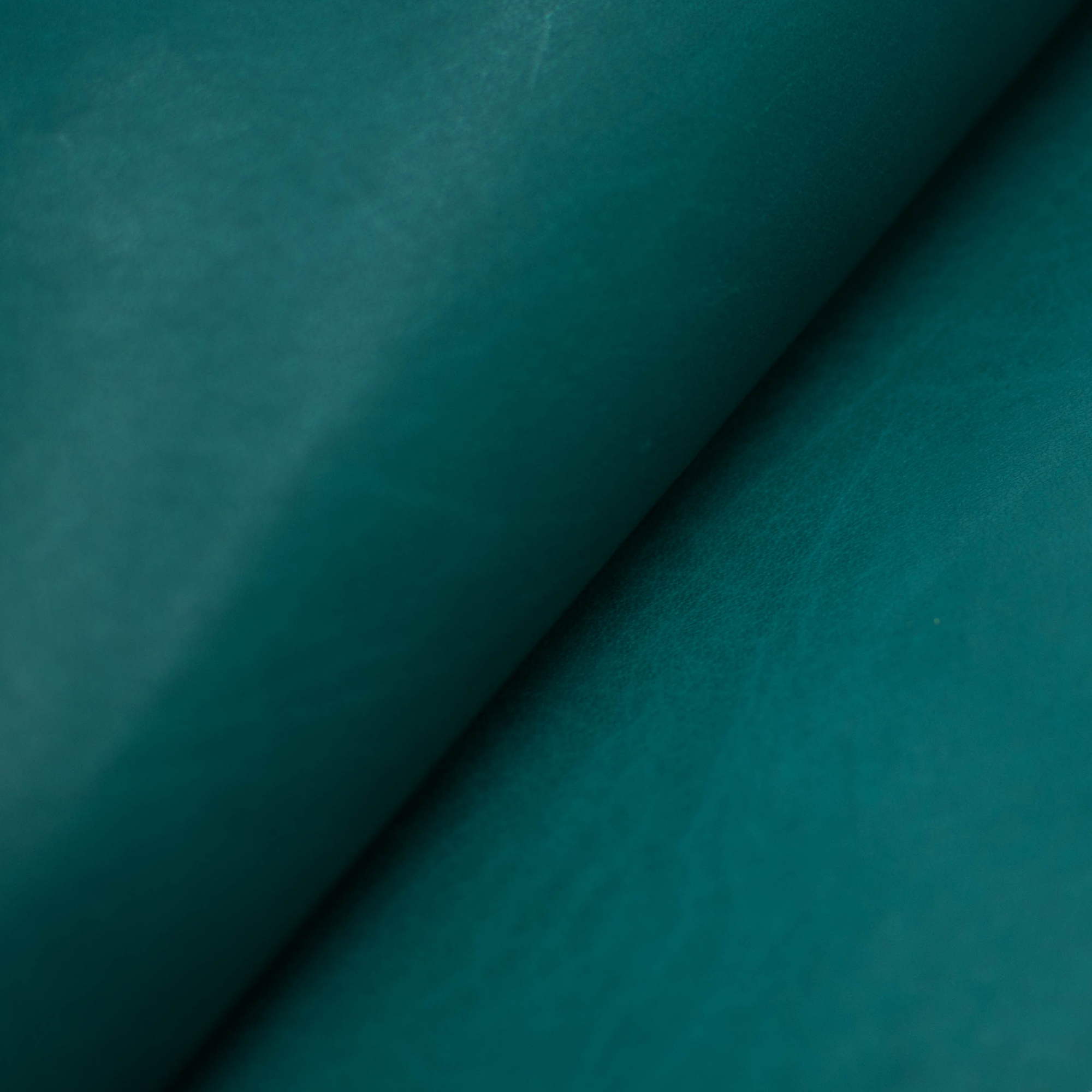 Full-grain Vegetable-tanned Buffalo Leather - Emerald Green - Crafune